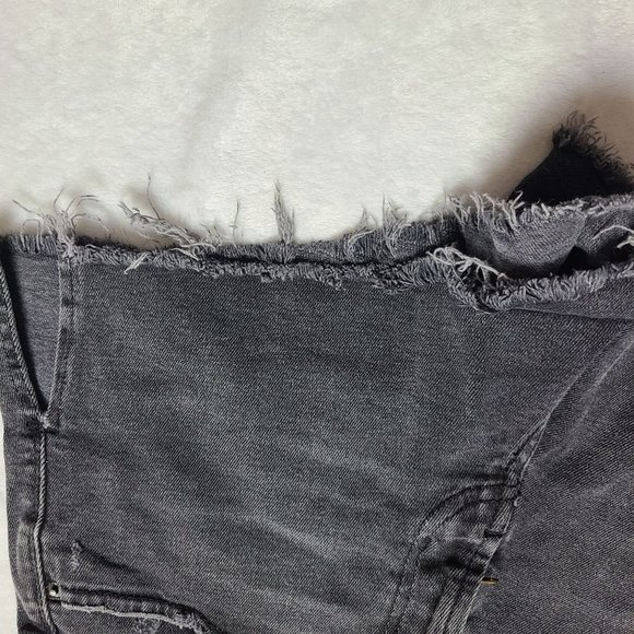 BDG Denim Tom Girl Mid Rise Frayed Hem Distressed Jean Shorts Size 28 - Picture 6 of 13